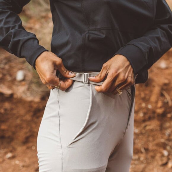 WNDR Alpine Diffuse Women's Pant - Clay (beige cream ivory) - Small - Rare! - Picture 4 of 4